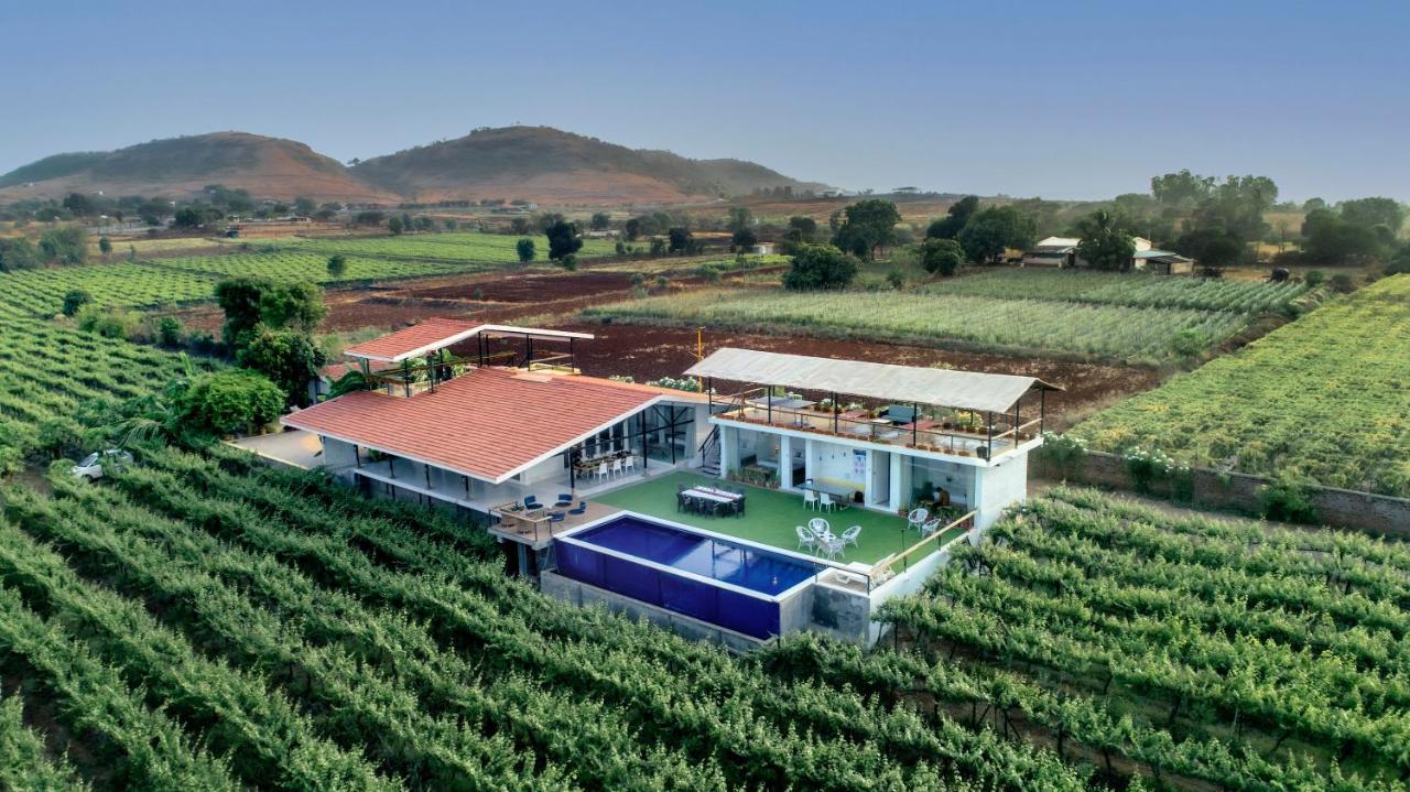 Saffronstays Onellaa, Nashik - Infinity Pool Villa Surrounded By A Vineyard Exterior photo