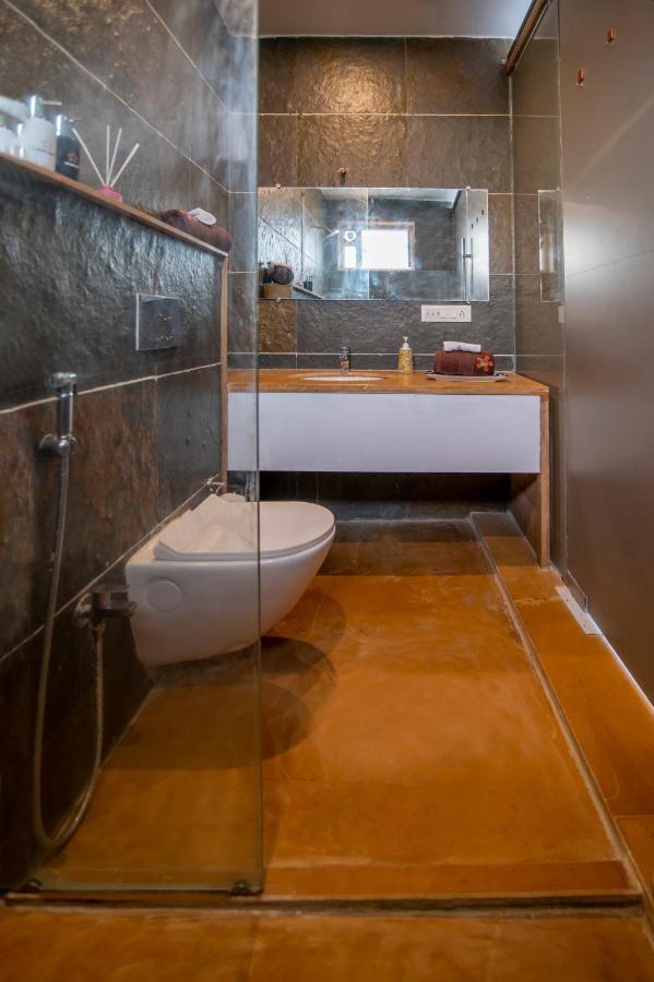 Saffronstays Onellaa, Nashik - Infinity Pool Villa Surrounded By A Vineyard Exterior photo