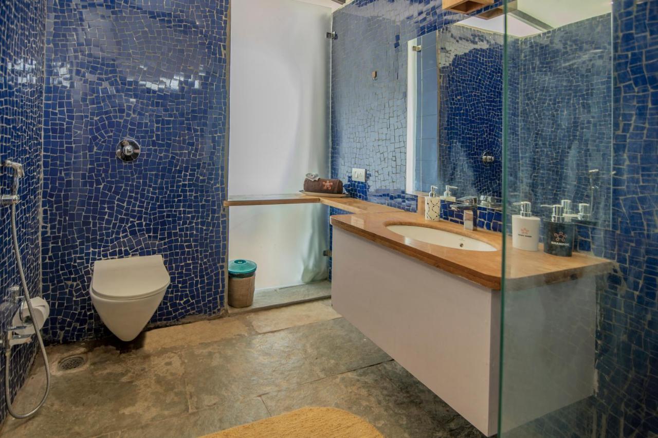Saffronstays Onellaa, Nashik - Infinity Pool Villa Surrounded By A Vineyard Exterior photo